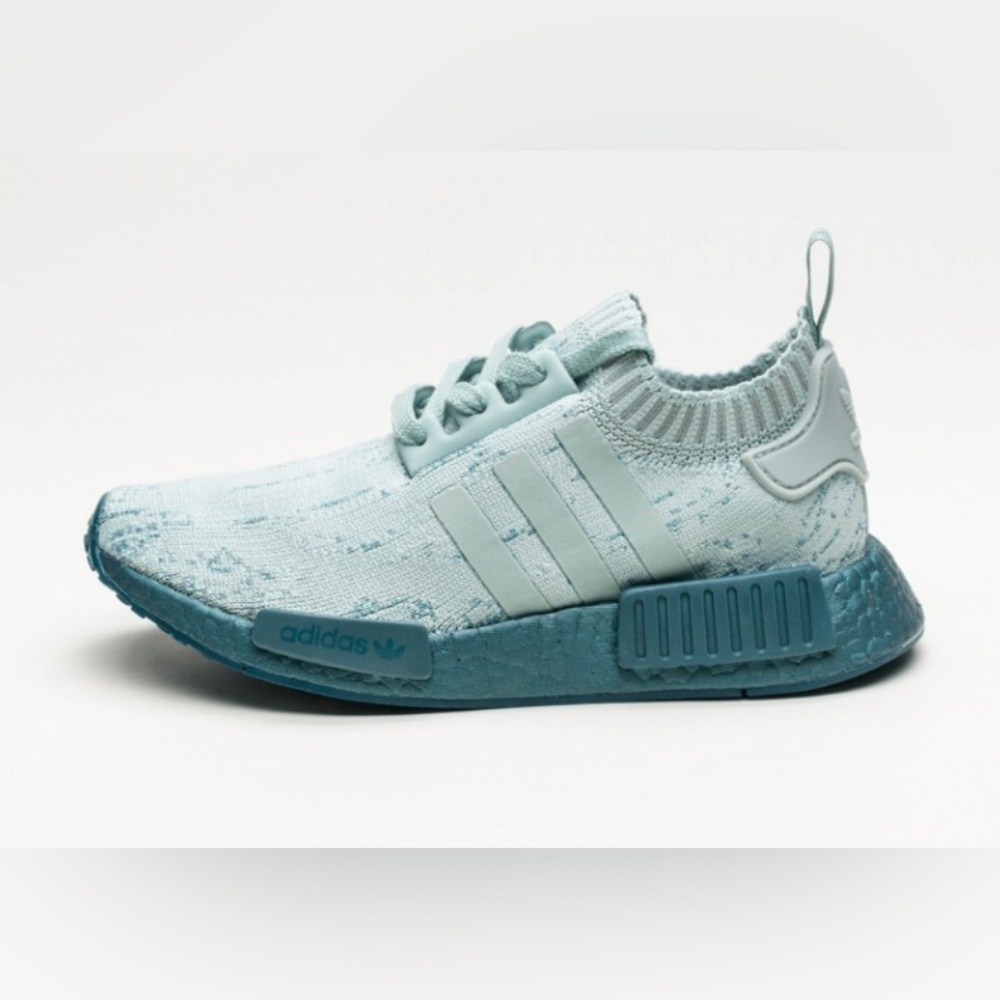 NMD R1 Adidas Sneakers- Sea Crystal